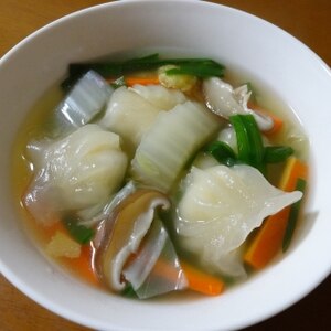 タジン鍋で簡単♪海老餃子の中華スープ♪